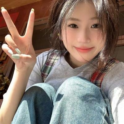 热裤荡女